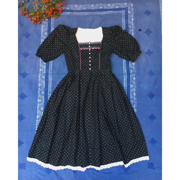 Vintage Dresses & Skirts - Vintage Midi Dirndl Austrian Dress Vintage Dresses & Skirts - Vintage Midi Dirndl Austrian Dress